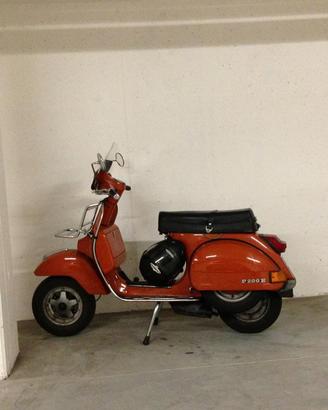 Vespa p200e px200