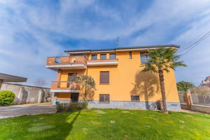 Villa di 331 m² con 5 locali e box auto doppio a S
