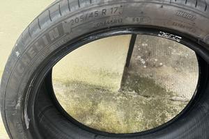 Gomme auto