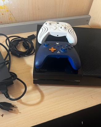 Xbox one + 2 controller + cavi