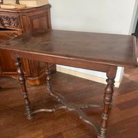 tavolo piccolo in legno