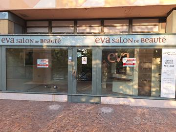 Locali con ampie vetrine al Triangolo