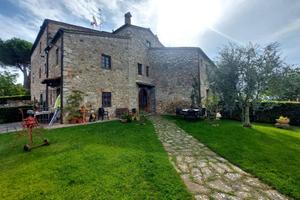 Rustico / Casale di 100 m² con 3 locali a Castelli