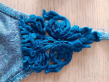 bikini a triangolo stampa leggera texture 