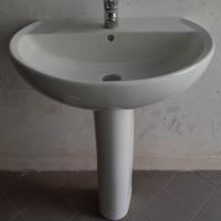 Lavandino Pozzi Ginori con colonna e rubinetto