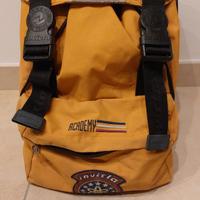 Zaino vintage Invicta Academy
