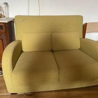 divano 2 posti .verde chiaro 