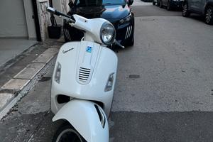 Vespa GTS 300