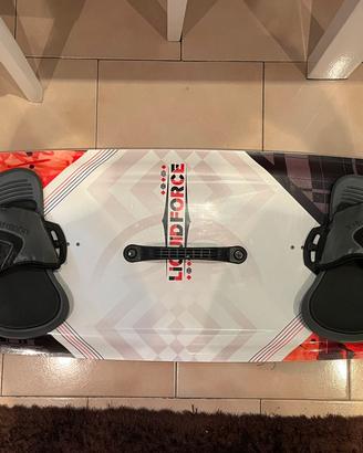 Tavola kitesurf liquid force + trapezio + leash
