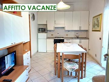 Trilocale in palazzina a mt.100 dal mare. ZADINA