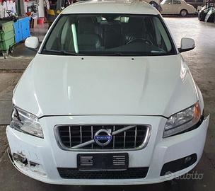 Volvo V70 2.4 D5244T10 per ricambi (2a)