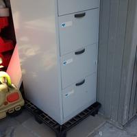 Cassettiera in metallo