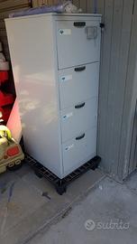 Cassettiera in metallo