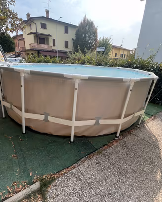 Piscina fuori terra 4,57x122 2 anni di utilizzo