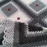 mosaico coperta ad uncinetto  in lana colorata