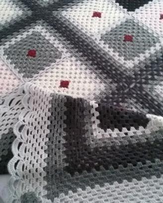 mosaico coperta ad uncinetto  in lana colorata
