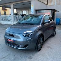 Fiat 500 500e Berlina 42 kWh La Prima