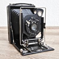 Antica macchina fotografica a lastre "Vertex" 8x11