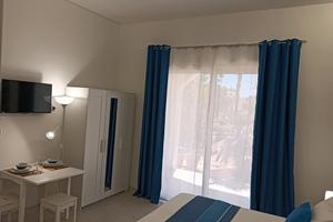 Settembre a torre lapillo a 100 mt dalla spiaggia