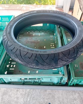 gomma anteriore misura120/70-16 del motorino yamah