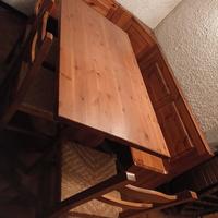 tavolo panca e sedie