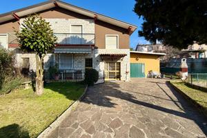 PORZIONE DI BIFAMILIARE A CONCESIO