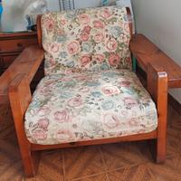 Poltrona in legno massello con cuscini motivo flo