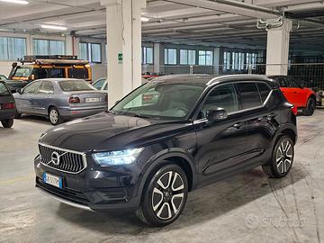 Volvo XC40 2.0 B4 Mild-Hybrid Inscription AWD Auto