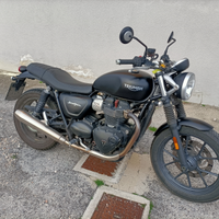 Triumph Street Twin