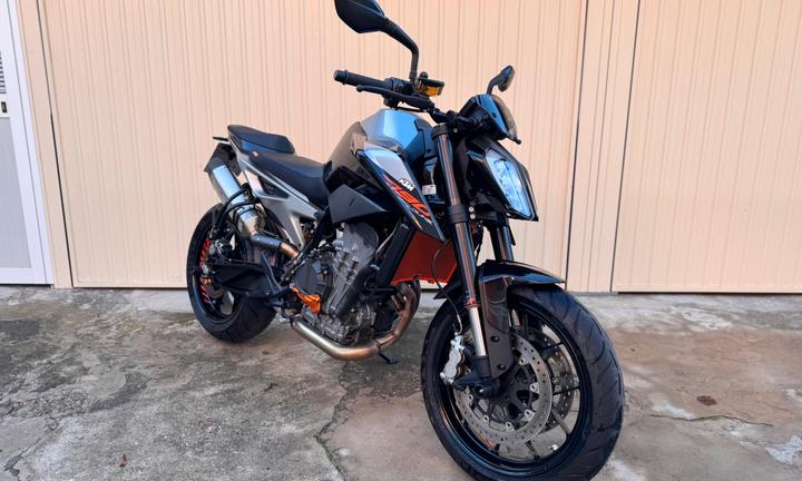 KTM Duke 790