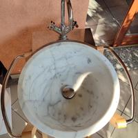 lavabo in marmo di Carrara