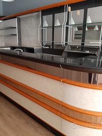 Banco bar attrezzato