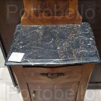 Codice: 8936 COMODINO ANTICO IN RADICA DI NOCE CO