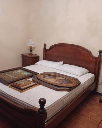 Letto noce con doghe in legno