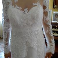 abito da sposa a sirena in pizzo