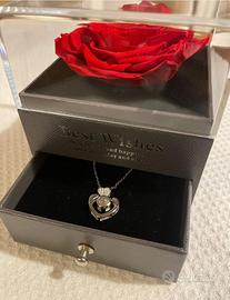 Collana + ciondolo + cofanetto + rosa stabilizzata