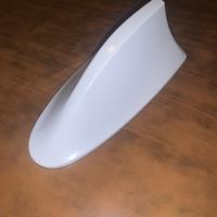 Antenna auto universale pinna di squalo bianca