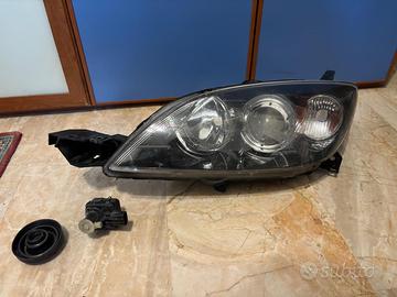 Fanale anteriore sinistro Mazda 3 2005