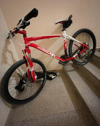 Bicicletta specialized 26”
