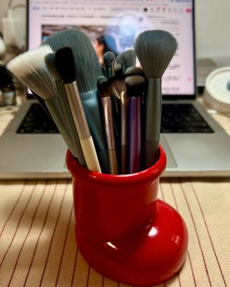 Set di pennelli da trucco + portapennelli rosso