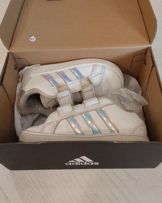 Scarpe  Adidas super star  misura 24