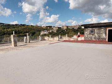 Via pigna appartamento con terrazzo di copertura