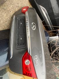 BAULE POSTERIORE INFINITI Q50