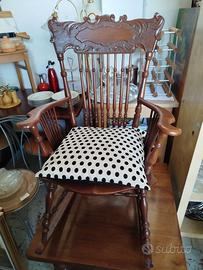 Sedia dondolo in legno