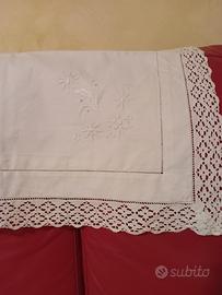 Lenzuolo matrimoniale ricamato 