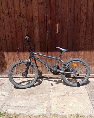 bicicletta BMX 