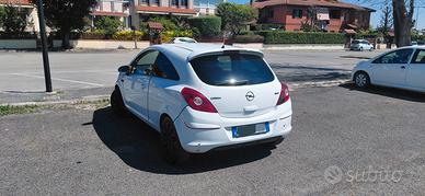 opel corsa sport 1.2 benzina  con impianto GPL  