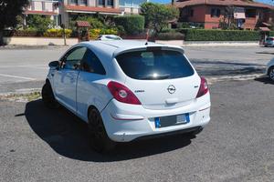 opel corsa sport 1.2 benzina  con impianto GPL  