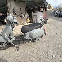 Vespa GTS 300 SUPER TECH DEL 2019 USATO
