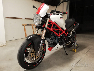 Ducati Monster M900